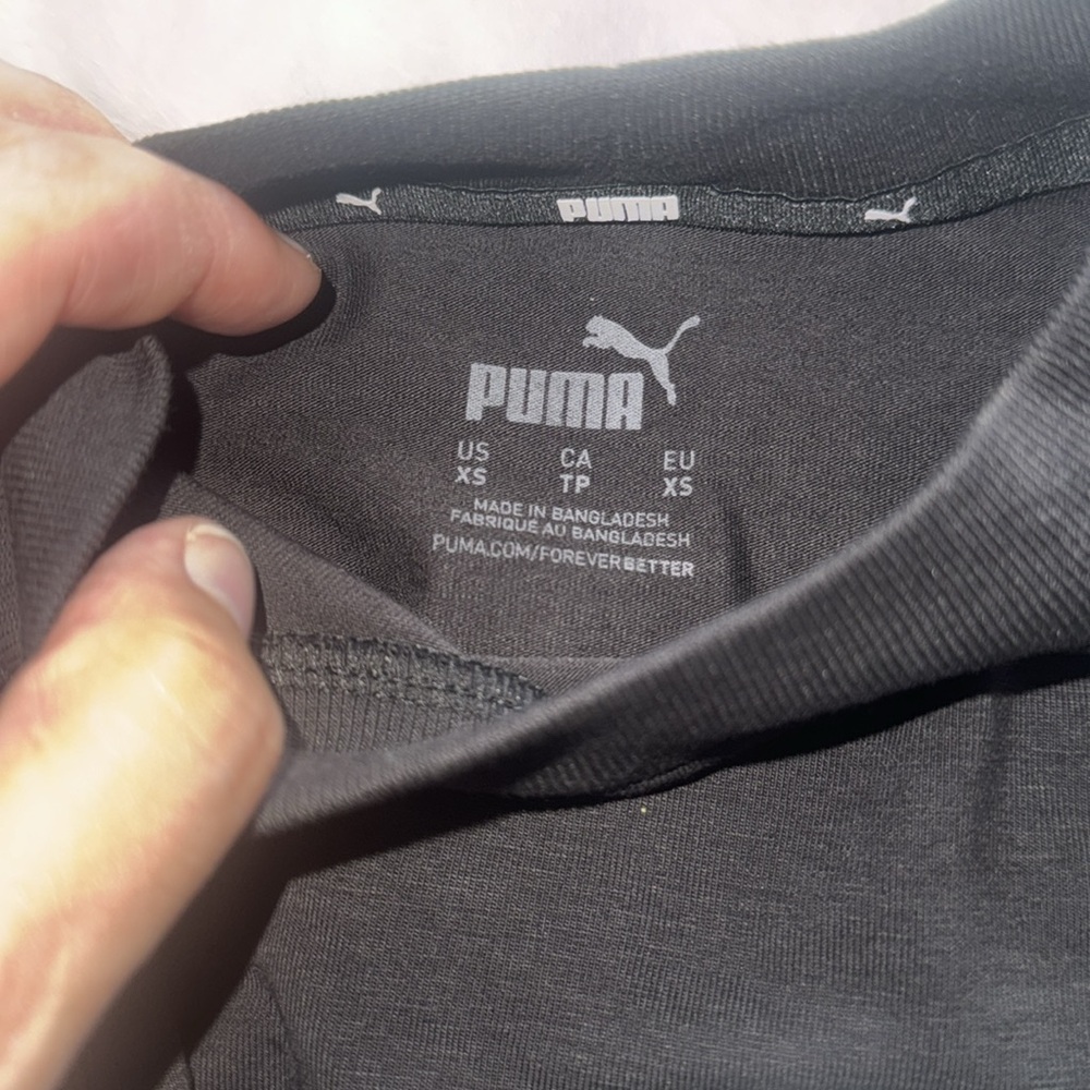 Puma extra small black with puma cut off sleeve shirt - Picture 4 of 5